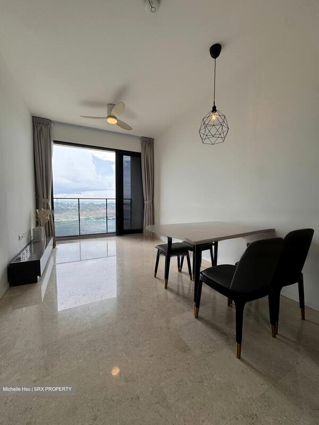 Avenue South Residence (D3), Apartment #557230001